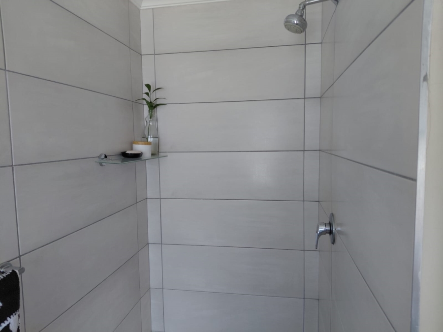 To Let 4 Bedroom Property for Rent in Greenways Golf Estate Western Cape